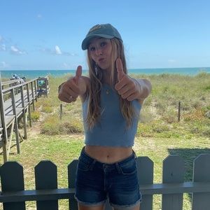 Meet your Posher, Carleigh